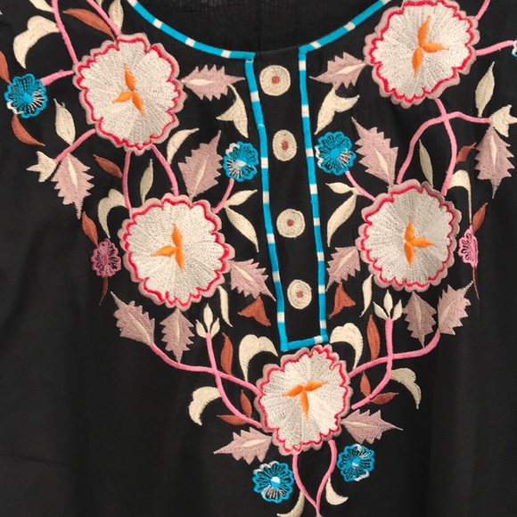 Silk blend embroidered Kurti L - Picture 3 of 4